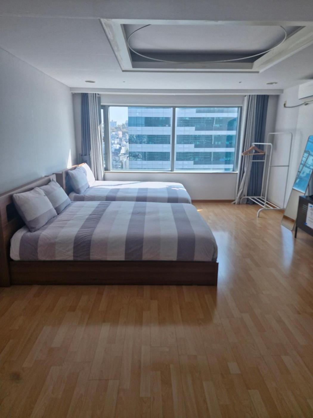 Hongdae Guesthouse 1Min From Hongik Uni Station Exit #1 Szöul Kültér fotó